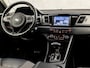 Kia Niro Hybrid 1.6 GDi Sport 142Pk Automaat (SCHUIFDAK, APPLE CARPLAY, NAVIGATIE, CAMERA, STUUR/STOELVERWARMING, SPORTSTOELEN, GETINT GLAS, XENON, NIEUWE APK, NIEUWSTAAT)