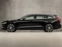Volvo V60 2.0 B3 Inscription Sport 177Pk Automaat (APPLE CARPLAY, LEDER, 20'' LM VELGEN, STUUR/STOELVERWARMING, SPORTSTOELEN, ADAPTIVE CRUISE, PARKEERSENSOREN, NIEUWSTAAT)