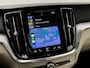 Volvo V60 2.0 B3 Inscription Sport 177Pk Automaat (APPLE CARPLAY, LEDER, 20'' LM VELGEN, STUUR/STOELVERWARMING, SPORTSTOELEN, ADAPTIVE CRUISE, PARKEERSENSOREN, NIEUWSTAAT)