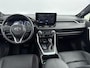 Toyota RAV4 2.5 Plug-in Hybrid AWD Bi-Tone Plus | Panoramadak | Trekhaak | 360 camera | Leder | Stoelverwarming/-ventilatie | JBL | Head-up display | Dodehoek detectie | Navigatie | 19 inch | Digitale binnenspiegel | Apple Carplay / Android Auto