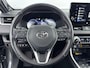 Toyota RAV4 2.5 Plug-in Hybrid AWD Bi-Tone Plus | Panoramadak | Trekhaak | 360 camera | Leder | Stoelverwarming/-ventilatie | JBL | Head-up display | Dodehoek detectie | Navigatie | 19 inch | Digitale binnenspiegel | Apple Carplay / Android Auto