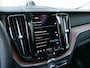 Volvo XC60 2.0 T8 Plug-in hybrid AWD Ultra Dark 455 Pk Automaat Navi / Leer / Pano-dak / Luchtvering / Trekhaak / DAB / Apple Carplay
