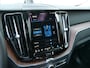 Volvo XC60 2.0 T8 Plug-in hybrid AWD Ultra Dark 455 Pk Automaat Navi / Leer / Pano-dak / Luchtvering / Trekhaak / DAB / Apple Carplay