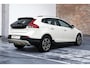 Volvo V40 Cross Country T3 Automaat Edition+ | Afneembare trekhaak | Stoelverwarming | Navigatie | Volvo on Call | Climate control | Parkeersensoren achter | High performance audio | Dealeronderhouden