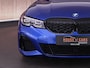 BMW 3-Serie M340i xDrive 374pk High Executive |EU-auto|dealer onderhouden|M-sport|M-sport diff|Portimao Blue metallic|Eibach verlagingsveren|Harman&Kardon|memory|Apple Carplay|elek. trekhaak|stoelverwarming & stuur verwarming|