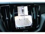 Volvo XC60 T6 Automaat Plug-in hybrid AWD Ultra Dark | Elektrisch panoramadak | Luchtvering | Premium audio by Bowers & Wilkins | Verwarmbare voorstoelen en achterbank | Verwarmbaar stuurwiel | Head-up display | Apple carplay/Android auto | Rondomzicht camera |