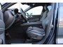 Volvo XC60 T6 Automaat Plug-in hybrid AWD Ultra Dark | Elektrisch panoramadak | Luchtvering | Premium audio by Bowers & Wilkins | Verwarmbare voorstoelen en achterbank | Verwarmbaar stuurwiel | Head-up display | Apple carplay/Android auto | Rondomzicht camera |