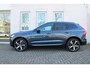Volvo XC60 T6 Automaat Plug-in hybrid AWD Ultra Dark | Elektrisch panoramadak | Luchtvering | Premium audio by Bowers & Wilkins | Verwarmbare voorstoelen en achterbank | Verwarmbaar stuurwiel | Head-up display | Apple carplay/Android auto | Rondomzicht camera |