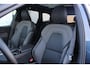 Volvo XC60 T6 Automaat Plug-in hybrid AWD Ultra Dark | Elektrisch panoramadak | Luchtvering | Premium audio by Bowers & Wilkins | Verwarmbare voorstoelen en achterbank | Verwarmbaar stuurwiel | Head-up display | Apple carplay/Android auto | Rondomzicht camera |