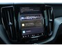 Volvo XC60 T6 Automaat Plug-in hybrid AWD Ultra Dark | Elektrisch panoramadak | Luchtvering | Premium audio by Bowers & Wilkins | Verwarmbare voorstoelen en achterbank | Verwarmbaar stuurwiel | Head-up display | Apple carplay/Android auto | Rondomzicht camera |