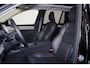 Volvo XC90 T8 Recharge AWD Ultra Dark - Luchtvering - Panorama/schuifdak - IntelliSafe Assist & Surround - 360º Camera - Bowers & Wilkins audio - Adaptieve LED koplampen - Verwarmde voorstoelen, stuur & achterbank - Parkeersensoren voor & achter - Elektr. bedienb. voorstoelen met geheugen - Geventileerde voorstoelen - Head up display - Draadloze tel. lader - Extra getint glas - Elektr. inklapbare trekhaak - 21' LMV
