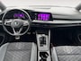 Volkswagen Golf 1.5 TSI R-Line | Panoramadak | Adaptieve Cruise Control | Winterpakket | Apple Carplay/Android Auto | 18" inch velgen |