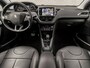 Peugeot 208 1.2 PureTech Allure Sport Automaat (APPLE CARPLAY, NAVIGATIE, CLIMATE, LEDER, STOELVERWARMING, CAMERA, LM VELGEN, CRUISE, NIEUWSTAAT)