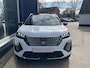 Peugeot 2008 1.2 Hybrid 145 GT Automaat Hybride | Panorama Schuif-/Kanteldak | Alcantara Stoelen met Verwarming en Massage | Navigatie | 360 Graden Camera | 18 Inch Evissa | Keyless Entry | Full LED Verlichting | Zwart Dak | Dode Hoek Detectie | Cruise Control Adaptief | Climate Control | Hoge Zitpositie |