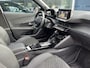 Peugeot 2008 1.2 Hybrid 145 GT Automaat Hybride | Panorama Schuif-/Kanteldak | Alcantara Stoelen met Verwarming en Massage | Navigatie | 360 Graden Camera | 18 Inch Evissa | Keyless Entry | Full LED Verlichting | Zwart Dak | Dode Hoek Detectie | Cruise Control Adaptief | Climate Control | Hoge Zitpositie |
