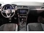 Volkswagen Tiguan 1.5 TSI R-Line | Matrix LED | Black style | Trekhaak | AppleCarplay AndroidAuto Navigatie |