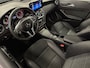 Mercedes-Benz A-klasse 200 AMG Automaat / Carplay / Pano / Stoelverwarming / Leder-alcantara