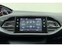 Peugeot 308 SW 1.2 PureTech Blue Lease Premium 130pk | Navigatie | Panoramadak | Climate Control | Cruise Control | Camera | Weinig Kilometers | Apple Carplay - Android auto
