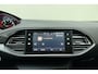 Peugeot 308 SW 1.2 PureTech Blue Lease Premium 130pk | Navigatie | Panoramadak | Climate Control | Cruise Control | Camera | Weinig Kilometers | Apple Carplay - Android auto