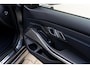 BMW 3-Serie 330e M-Sport *Pano* Stuurverw* HUD* Leder* ACC*