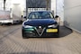Alfa Romeo Giulia 2.0T TI/ORIG.NL/CARPLAY/STOEL.STUUR.VERW/DEALEROND.
