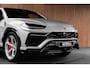 Lamborghini Urus 4.0 V8 HUD Leer Ceramic B&O 360° ACC Massage Alcantara hemel Elektr. achterklep Elektr. verstelbare stoelen met memory Stoel & Stuurverwarming Navi PDC Climate LM velgen