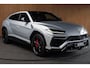 Lamborghini Urus 4.0 V8 HUD Leder Ceramic B&O 360° Massage ACC Alcantara hemel Elektr. achterklep Elektr. verstelbare stoelen met memory Stoel & Stuurverwarming Navi PDC Climate LM velgen