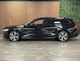 Volvo V60 T6 AWD Recharge Plus Dark | Schuifdak | Trekhaak | Adaptieve Cruise Control | Stoelverwarming voor+achter | Stuurwielverwarming | Parkeercamera | Full LED Meesturende koplampen | Pilot Assist | Elektrische voorstoelen geheugen | Lederen bekleding | Zitting verlenging voorstoelen | Google Infotainment | 18 Inch | Keyless Drive | Parkeersensoren voor+achter | Privacy Glass | Elektrisch bedienbare achterklep | DAB Radio | Apple Carplay/Android Auto | Volvo On Call met mobiele App functie | Onyx Black Metallic |
