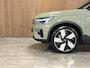 Volvo EX40 Single Motor Extended Range Ultra 82 kWh | Trekhaak | 100% SoH | Schuifdak | 360° Camera | Harman Kardon | Adaptieve Cruise Control | Bestuurdersstoel elektrisch geheugen | Stoel en Stuurwielverwarming | 20 Inch | Passagiersstoel elektrisch | Microtech / alcantara bekleding | Zitting verlenging voorstoelen | Pilot Assist | BLIS Dode Hoek Detectie | Warmtepomp | Google Infotainment | Keyless Drive | Verlichtingspack 2 | Parkeersensoren voor+achter | Privacy Glass | Elektrisch bedienbare achterklep |Draadloos telefoon opladen | DAB Radio | Apple Carplay/Android Auto | Volvo On Call met mobiele App functie | Sage Green Metallic |