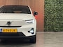 Volvo C40 Recharge Ultimate 69 kWh | Trekhaak | 96% SoH | All Season banden | 360° Camera | Harman Kardon | Elektrische bestuurdersstoel geheugen | Adaptieve Cruise Control | Stoel en Stuurwielverwarming | Panoramadak | Pilot Assist | BLIS Dode Hoek Detectie | 19 Inch | Passagiersstoel elektrisch | Charcoal Woolblend bekleding met wit stiksel en bies | Zitting verlenging voorstoelen | Google Infotainment | Warmtepomp | Keyless Drive | Parkeersensoren voor+achter | Draadloos telefoon opladen | Elektrisch bedienbare achterklep | DAB Radio | Apple Carplay/Android Auto | Volvo On Call met mobiele App functie | Crystal White Metallic |