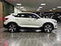 Volvo C40 Recharge Ultimate 69 kWh | Trekhaak | 96% SoH | All Season banden | 360° Camera | Harman Kardon | Elektrische bestuurdersstoel geheugen | Adaptieve Cruise Control | Stoel en Stuurwielverwarming | Panoramadak | Pilot Assist | BLIS Dode Hoek Detectie | 19 Inch | Passagiersstoel elektrisch | Charcoal Woolblend bekleding met wit stiksel en bies | Zitting verlenging voorstoelen | Google Infotainment | Warmtepomp | Keyless Drive | Parkeersensoren voor+achter | Draadloos telefoon opladen | Elektrisch bedienbare achterklep | DAB Radio | Apple Carplay/Android Auto | Volvo On Call met mobiele App functie | Crystal White Metallic |