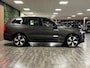 Volvo EX90 Twin Motor Plus 111 kWh | Trekhaak | 360° 3D Camera | Head-Up Display | Adaptieve Cruise Control | Stoelverwarming voor+achter | Stuurwielverwarming | Pilot Assist | Bose Audio Systeem | Panoramadak | Voorstoelen elektrisch geheugen | Nordico Microtech Quilted bekleding | Zitting verlenging voorstoelen | Lederlook dashboard | Elektrische stuurkolom | Keyless Drive | Parkeersensoren voor+achter | Google Infotainment | 20 Inch | Geïntegreerd kinderzitje achterin | 7-Persoons | 4-Zone Climate Control | DAB Radio | Elektrisch bedienbare achterklep | Warmtepomp | Alarm Klasse III | Apple Carplay/Android Auto | Volvo On Call met mobiele App functie en Pre-Conditioning | Platinum Grey Metallic |