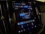 Volvo XC60 T6 AWD Recharge R-Design | MY22 Facelift Google | Harman Kardon | Adaptieve Cruise Control | 21 Inch | Schuifdak | Standkachel met Volvo On Call App | Stoel en Stuurwielverwarming | Parkeercamera | Full LED meesturende koplampen | Pilot Assist | Geïntegreerde kinderzitjes achterin | Elektrische voorstoelen geheugen | Contour stoelen met wit stiksel en bies | Zitting verlenging voorstoelen | Keyless Drive | Parkeersensoren voor en achter | Privacy Glass | Elektrisch bedienbare achterklep | DAB Radio | Apple Carplay/Android Auto | Onyx Black Metallic |