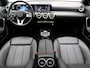 Mercedes-Benz A-klasse 180 Business Solution Luxury Panorama Schuif-Kanteldak | Parkeerpakket met achteruitrijcamera | Ledkoplampen | Sfeerverlichting | Apple CarPlay Inclusief 48 maanden MB Certified garantie voor Europa.