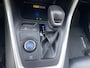 Toyota RAV4 2.5 Hybrid AWD Bi-Tone STOEL/STUURVERW PARK-SENSOREN APPLE/ANDROID ELEK-ACHTERKLEP AD-CRUISE LEDER LM-VELGEN KEYLESS CAMERA