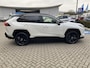 Toyota RAV4 2.5 Hybrid AWD Bi-Tone STOEL/STUURVERW PARK-SENSOREN APPLE/ANDROID ELEK-ACHTERKLEP AD-CRUISE LEDER LM-VELGEN KEYLESS CAMERA