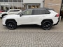 Toyota RAV4 2.5 Hybrid AWD Bi-Tone STOEL/STUURVERW PARK-SENSOREN APPLE/ANDROID ELEK-ACHTERKLEP AD-CRUISE LEDER LM-VELGEN KEYLESS CAMERA