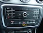Mercedes-Benz GLA 180 7G-tronic Business Solution / XENON / HALF LEDER