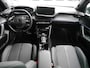 Peugeot 2008 1.2 Hybrid 136 GT | Automaat | LED Koplampen | Camera v+a | 18 inch velgen | Keyless entry & Start | Getint glas | Climate control | Draadloze Carplay / Android auto