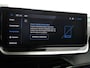 Peugeot 2008 1.2 Hybrid 136 GT | Automaat | LED Koplampen | Camera v+a | 18 inch velgen | Keyless entry & Start | Getint glas | Climate control | Draadloze Carplay / Android auto