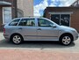 Skoda Fabia Combi 1.4-16V Elegance AUTOMAAT Nieuwe Apk Airco Cruise Pano Soms happert bij weg rijden
