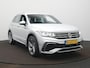 Volkswagen Tiguan 1.5 TSI R-Line Business+ Navigatie - Automaat - Pdc - Clima - Stoelverwarming