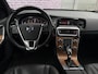 Volvo V60 Cross Country 2.0 T5 Polar+ | Luxury Line | Schuif/-kanteldak | Camera | Memory | Standkachel | Stuurverwarming | Stoelverwarming | On Call | CarPlay | Black Pack |