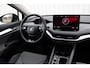 Skoda Enyaq iV 60 | Incl. 12 maanden garantie | Adaptive cruise | Climate control | Apple CarPlay | Stoel en stuurverwarming | Navigatie | Getint glas | LED koplampen | Achteruitrij camera | Draadloos telefoon lader |