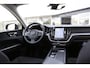 Volvo XC60 2.0 T6 Plug-in hybrid AWD Core Bright Long Range!*Perfect Onderh.*1ste Eig.*Elek. Trekhaak/Pano/Stoelverw./Stuurverw./Keyless Entry+Go/Camera/Apple Carplay-Android/DAB/LED/Parkeersens.V+A/18 inch LM*