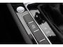 Volkswagen Passat Variant 1.6 TDI DSG Highline Business R-Line Panoramadak, Virtual Cockpit, Trekhaak, Camera, Apple Carplay, PDC, 17''