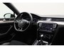 Volkswagen Passat Variant 1.6 TDI DSG Highline Business R-Line Panoramadak, Virtual Cockpit, Trekhaak, Camera, Apple Carplay, PDC, 17''