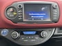 Toyota Yaris 1.5 Hybrid Bi-Tone | Stoelverwarming | Keyless Entry | LMV