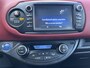 Toyota Yaris 1.5 Hybrid Bi-Tone | Stoelverwarming | Keyless Entry | Licht metalen velgen | Climate control |