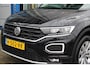 Volkswagen T-Roc 1.5 TSI Sport | Trekhaak | Stoelverwarming | Climate Control | Adaptive Cruise Control | Camera | Elektrische Klep | Navigatie |